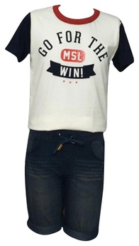 conjunto Camiseta com Bermuda jeans