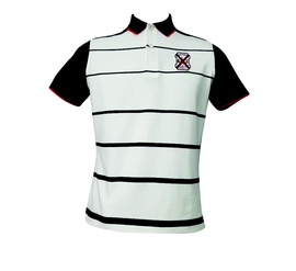 Polo branca mangas azuis